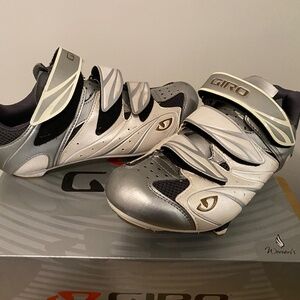 Womens Giro Sante Cycling Shoe - Size 7